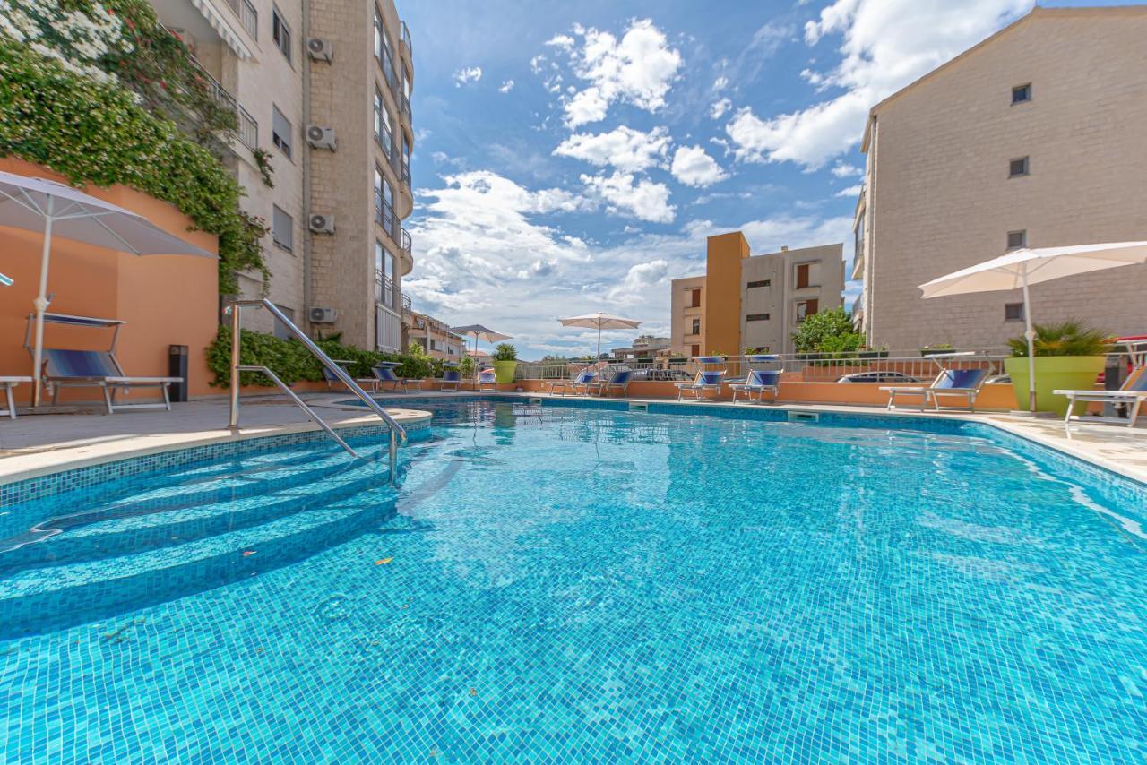 Petrovac Bay Apartments Екстер'єр фото